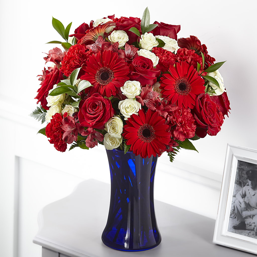 Hearts Embrace Bouquet – Flowersonsunday.com, Tontitown AR