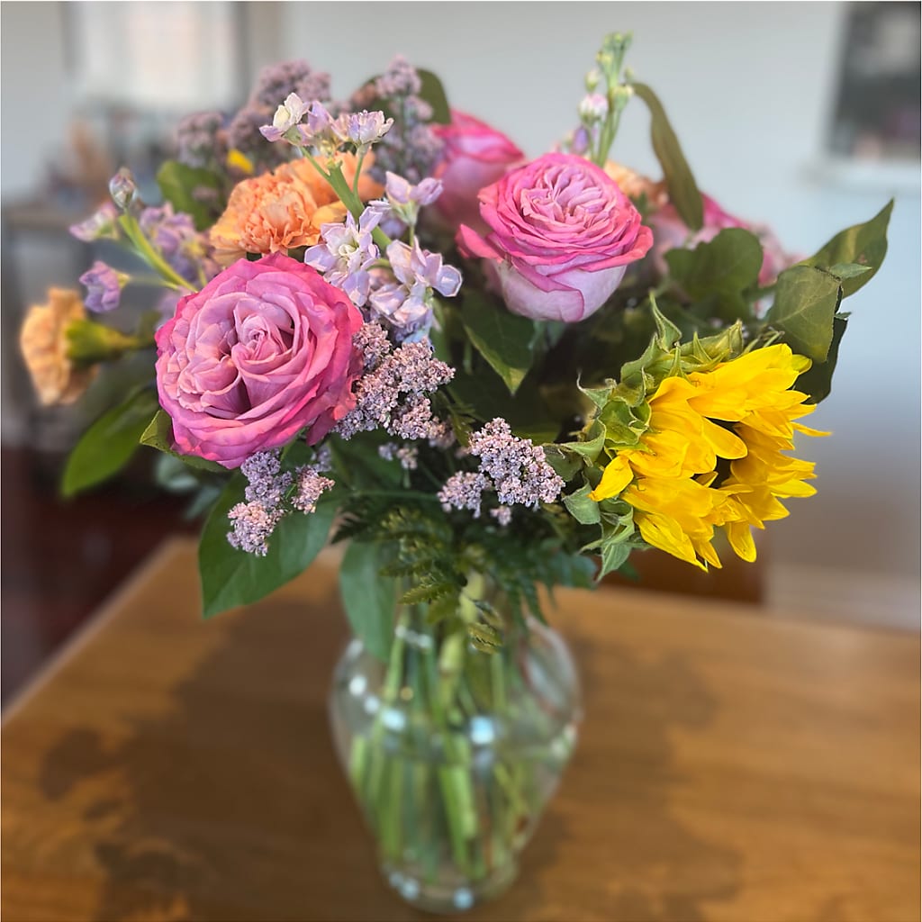 Yellow Brick Road Bouquet –  Flowersonsunday.com, Tontitown AR