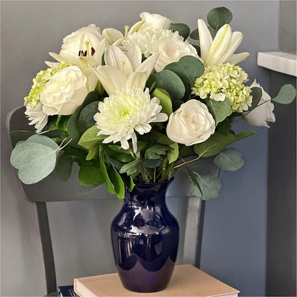 Snowy Dreams Bouquet –  Flowersonsunday.com, Tontitown AR